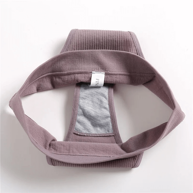 Stylish Sexy Seamless G-String SF2198 in spandex and polyester for a sleek fit. Perfect low-rise panties for any occasion.